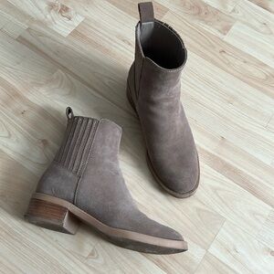 Tan Leather Dolce Vita Chelsea Boots
